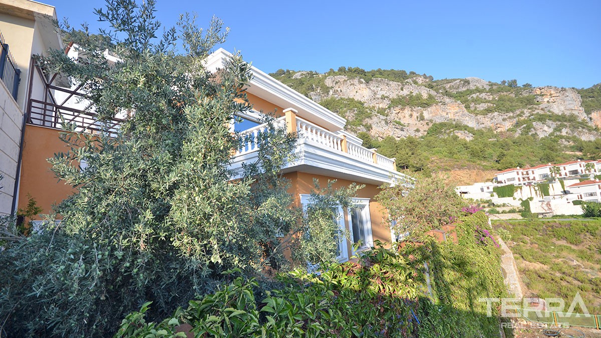 Fully furnished luxury villa for sale in Alanya Bektaş - 13009