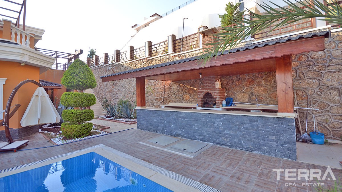 Fully furnished luxury villa for sale in Alanya Bektaş - 13016