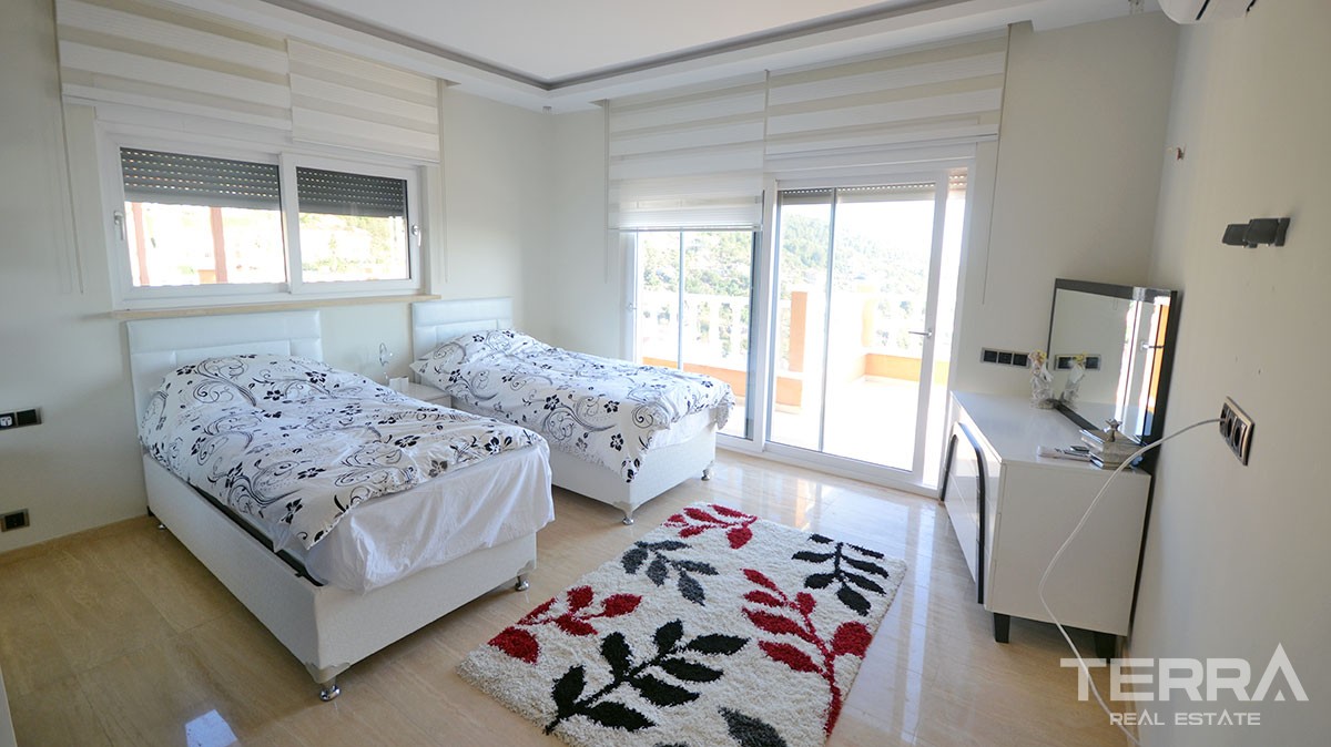 Fully furnished luxury villa for sale in Alanya Bektaş - 13021
