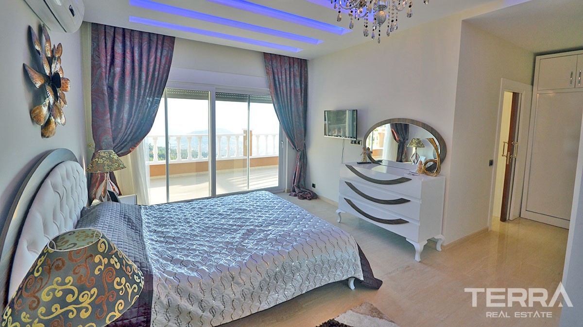 Fully furnished luxury villa for sale in Alanya Bektaş - 13025