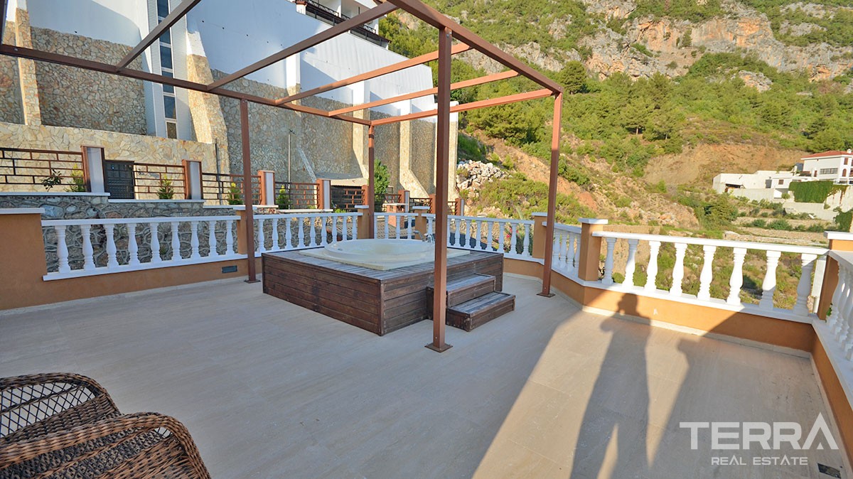 Fully furnished luxury villa for sale in Alanya Bektaş - 13032