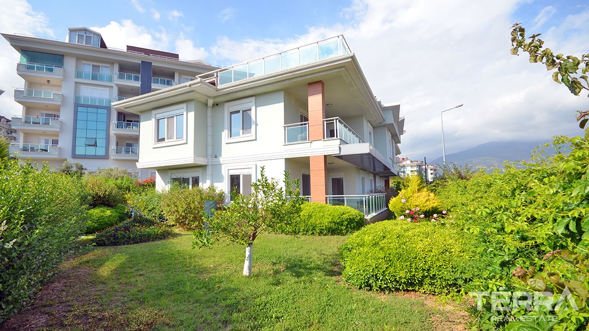 Semi detached villa for sale in Alanya at popular Olive City Complex