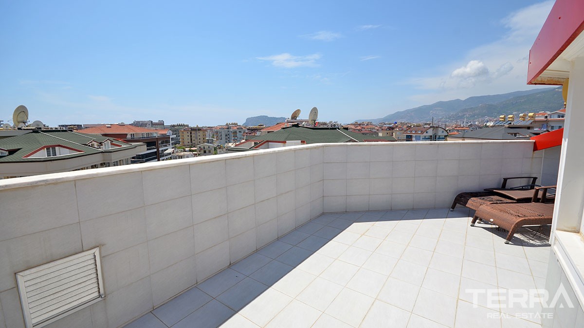 Geräumiges Penthouse zum Verkauf in Alanya Oba im Blumengarten - 13260