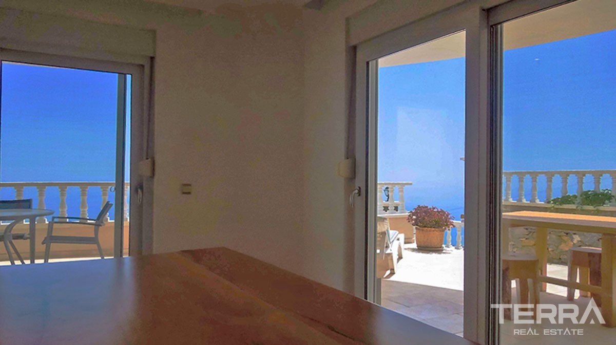 Fully Furnished Sea View Villa for Sale in Alanya with Modern Style - 13408