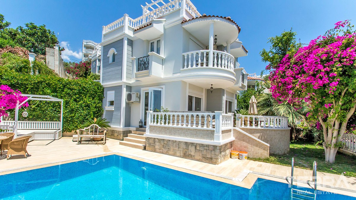 Sea View Villa for Sale in Alanya, Cikcilli with Private Swimming Pool