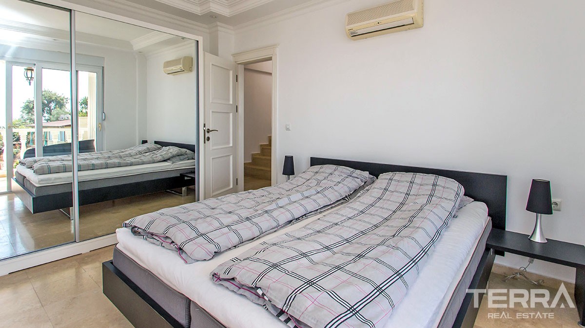 Fully Furnished Sea View Villa for Sale in Alanya, Cikcilli - 13703