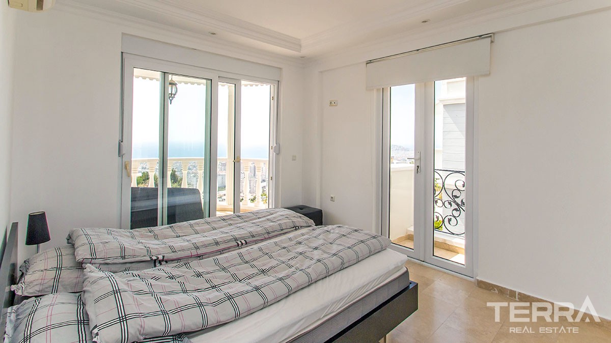 Fully Furnished Sea View Villa for Sale in Alanya, Cikcilli - 13705