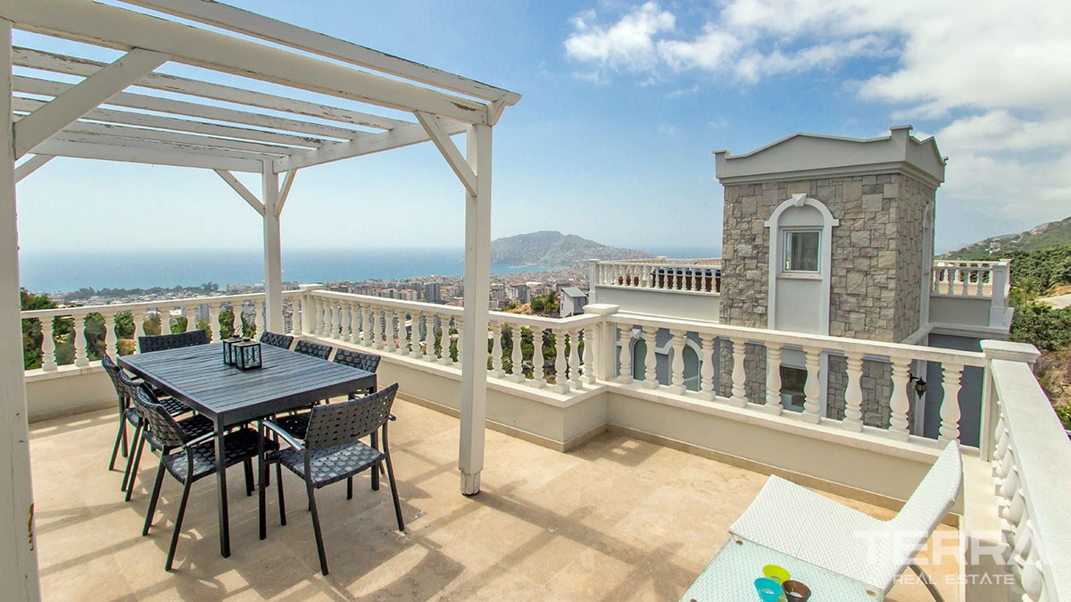 Fully Furnished Sea View Villa for Sale in Alanya, Cikcilli - 13709