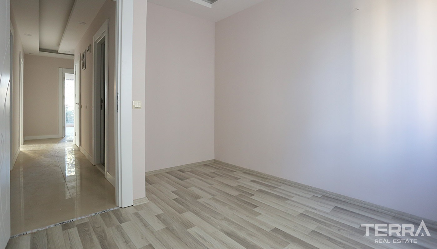 Centrally Located Apartments in Antalya with Separate Kitchen - 14584