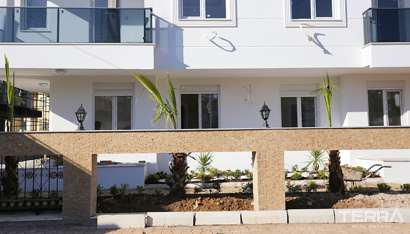 Centrally Located Apartments in Antalya with Separate Kitchen - 14591