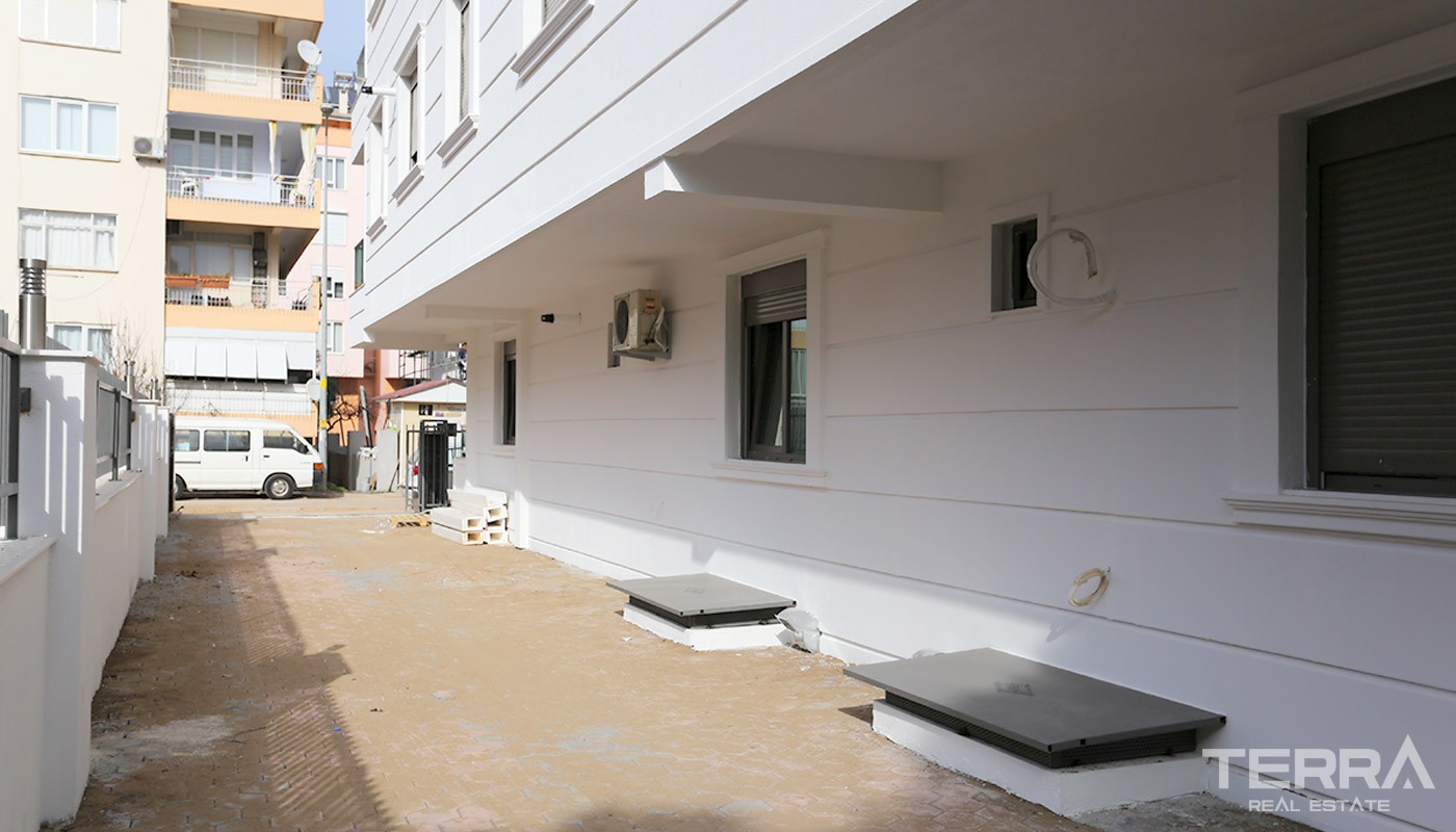 Centrally Located Antalya Apartments with Separate Kitchen - 14715