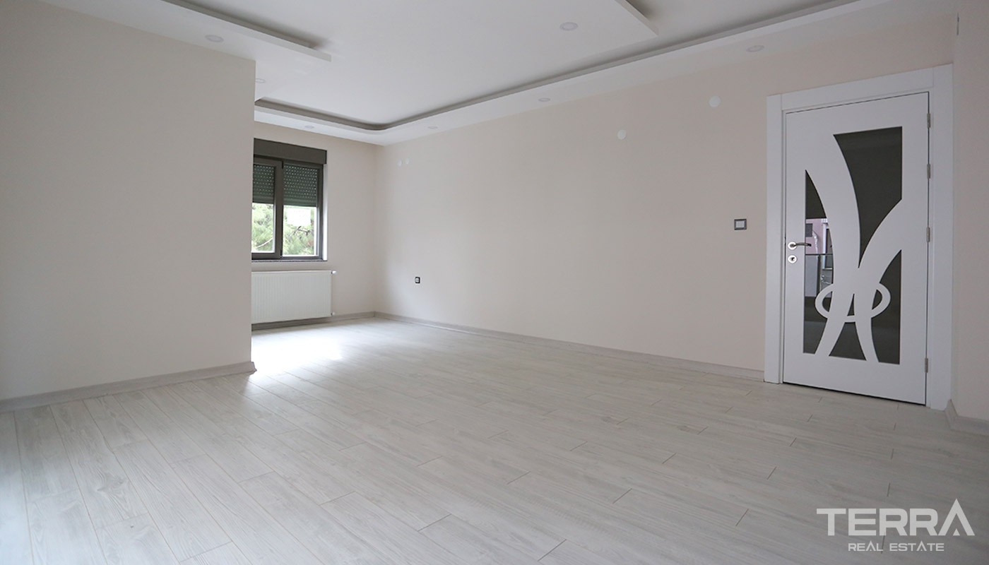 Centrally Located Antalya Apartments with Separate Kitchen - 14720