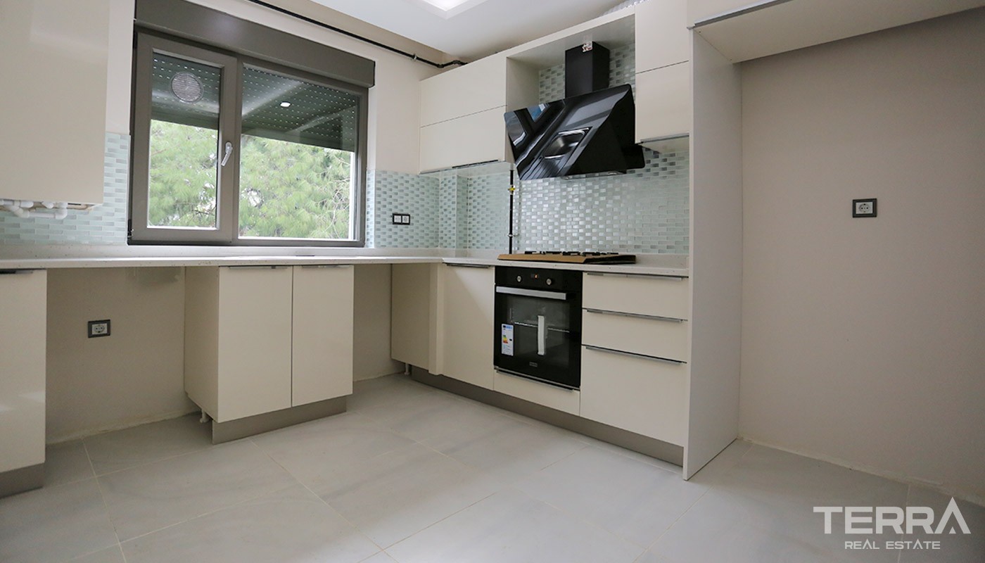 Centrally Located Antalya Apartments with Separate Kitchen - 14727