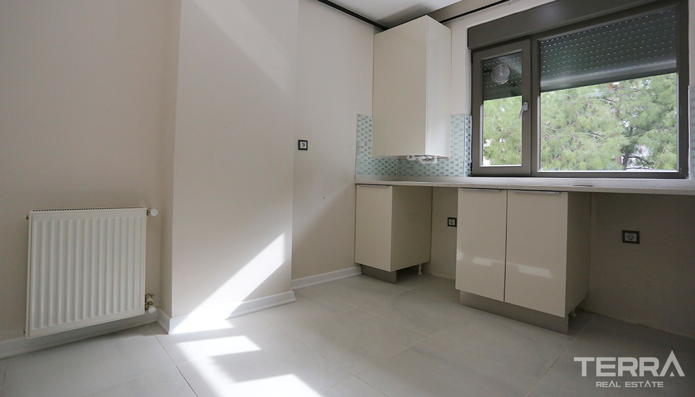 Centrally Located Antalya Apartments with Separate Kitchen - 14729