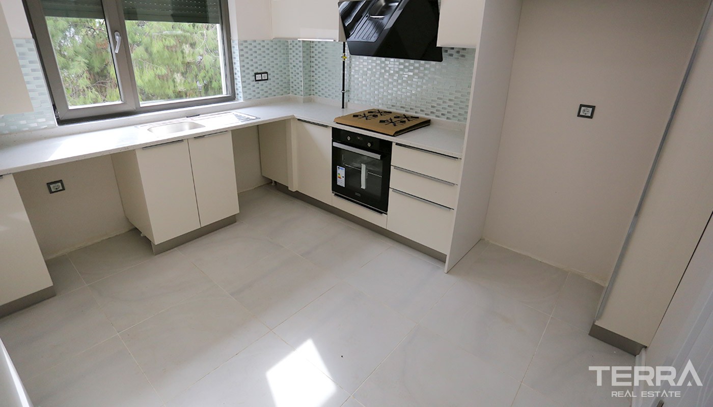 Centrally Located Antalya Apartments with Separate Kitchen - 14730