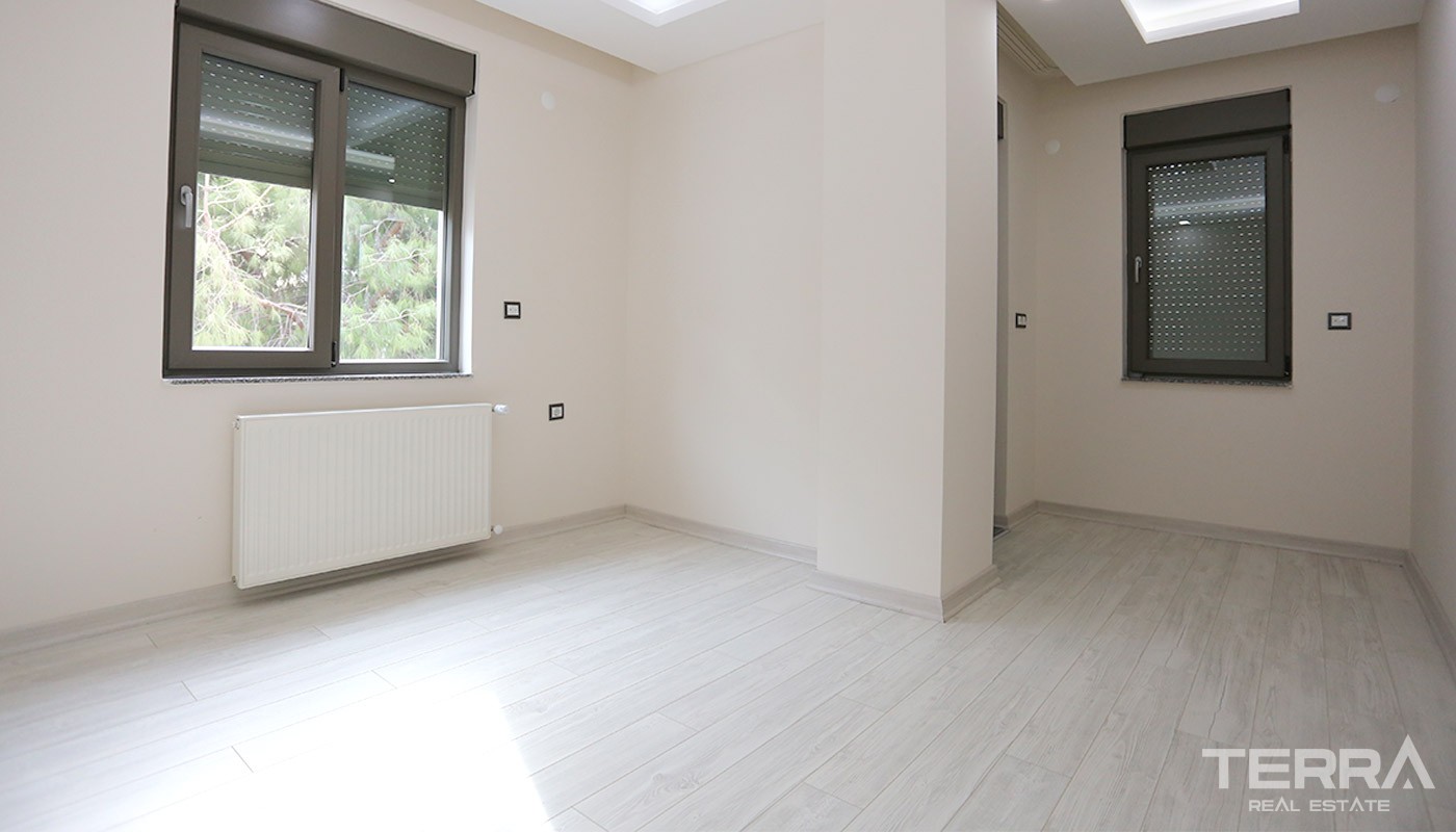 Centrally Located Antalya Apartments with Separate Kitchen - 14731