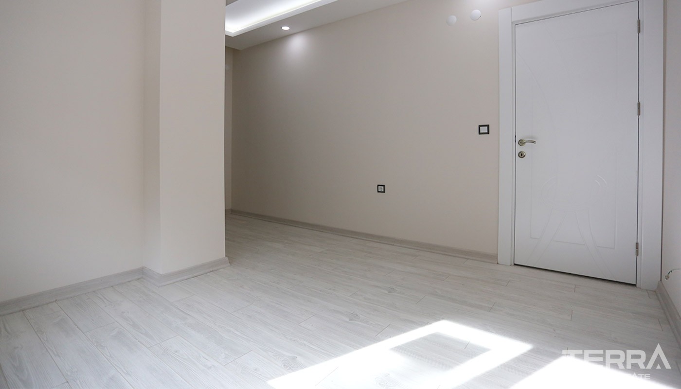Centrally Located Antalya Apartments with Separate Kitchen - 14732