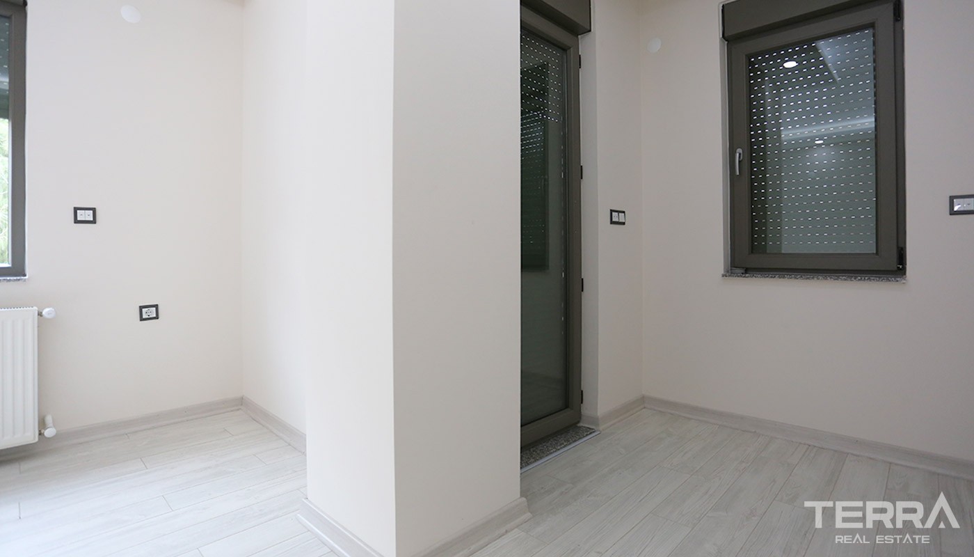 Centrally Located Antalya Apartments with Separate Kitchen - 14733