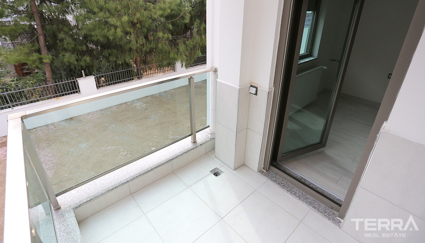 Centrally Located Antalya Apartments with Separate Kitchen - 14742