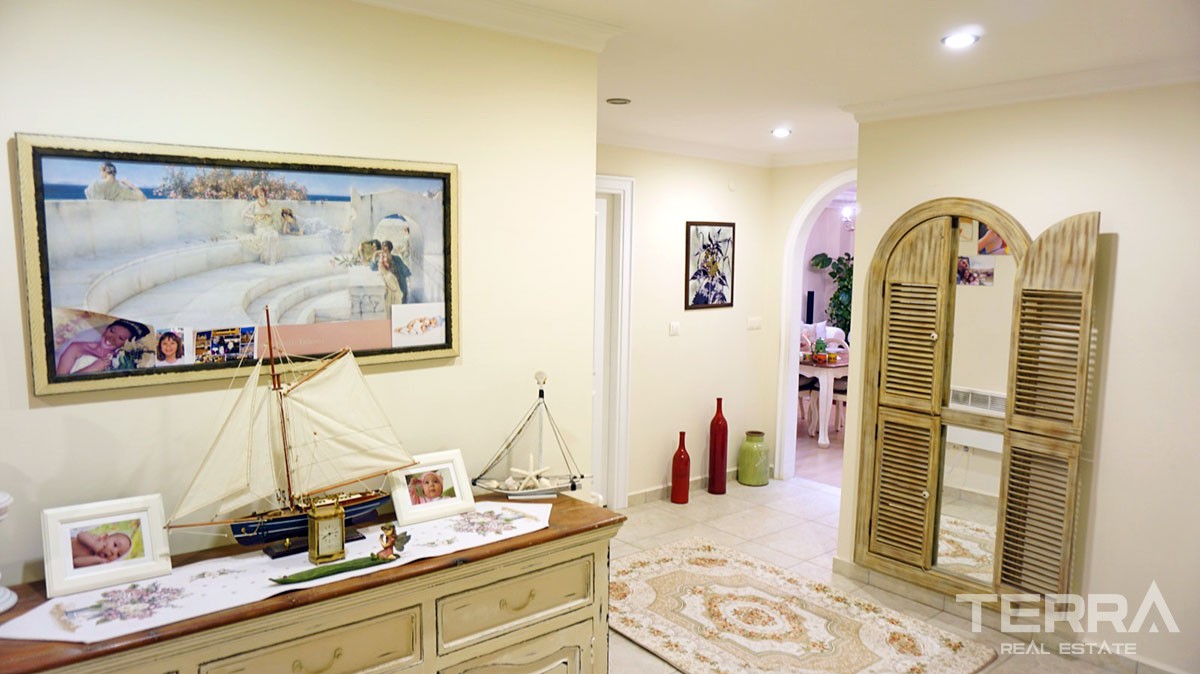 Luxury 3 Bedroom Apartment in Alanya Oba - 15030