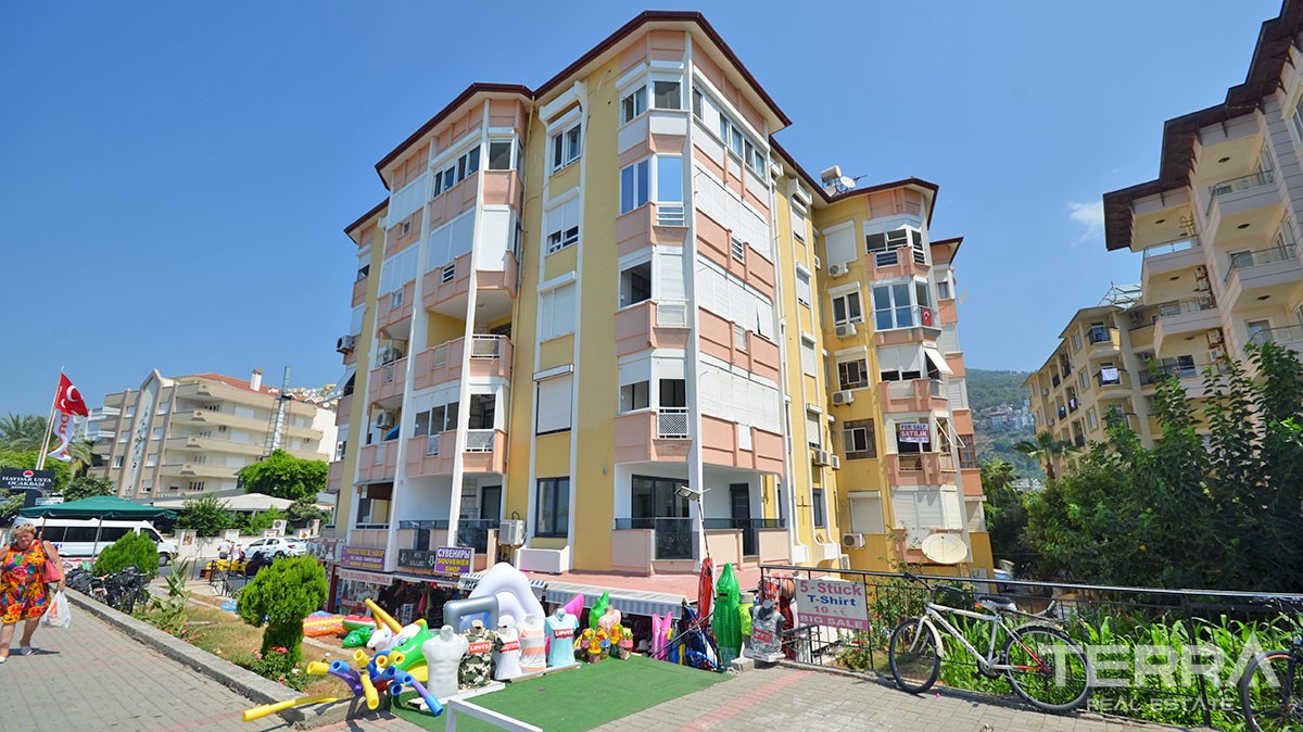 Sea-view Apartment for Sale in Alanya Cleopatra Region - 15003
