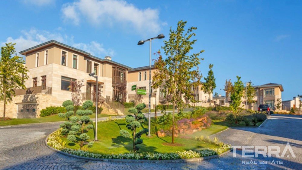 Exclusive Houses for Sale in Istanbul Zekeriyakoy - 37057