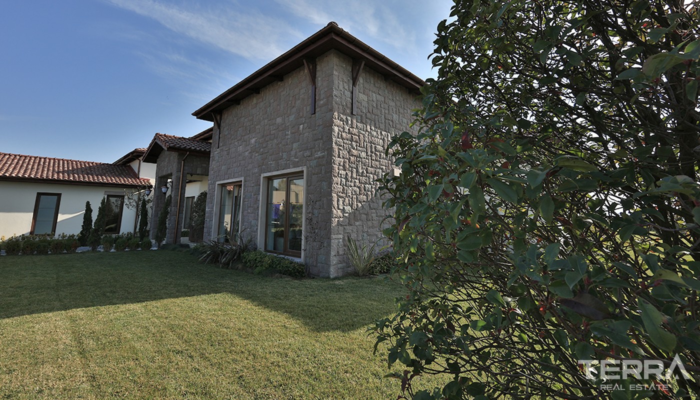 Authentic Exclusive Villas in Istanbul with Private Pool - 15682