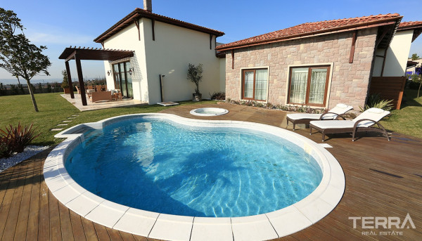 Authentische exklusive Villen in Istanbul mit privatem Pool