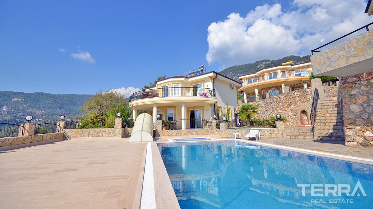 Möblierte und exklusive Villa mit Meerblick zum Verkauf in Alanya