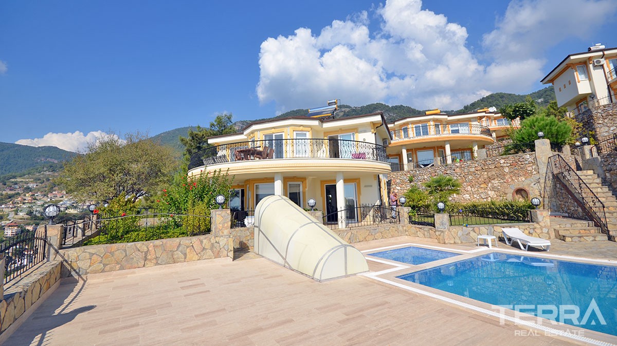Sea-view Fully Furnished and Exclusive Villa for Sale in Alanya - 16302