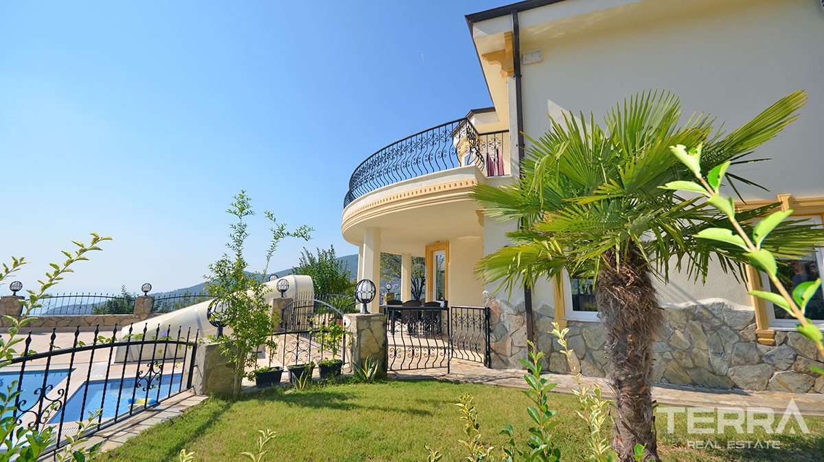 Sea-view Fully Furnished and Exclusive Villa for Sale in Alanya - 16306