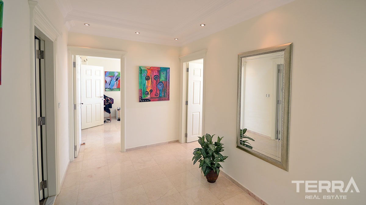 Sea-view Fully Furnished and Exclusive Villa for Sale in Alanya - 16323