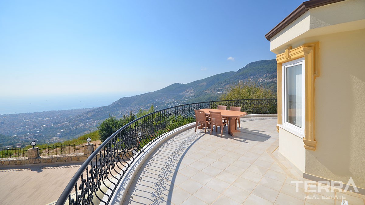 Sea-view Fully Furnished and Exclusive Villa for Sale in Alanya - 16328