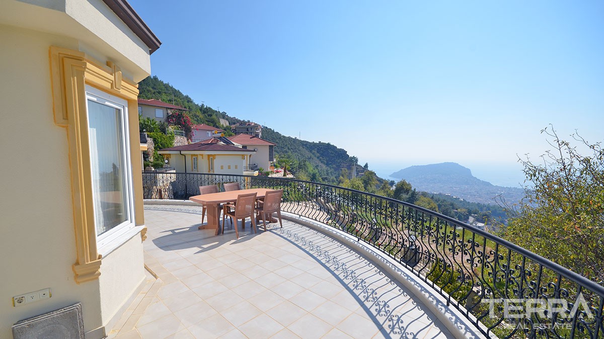 Sea-view Fully Furnished and Exclusive Villa for Sale in Alanya - 16332