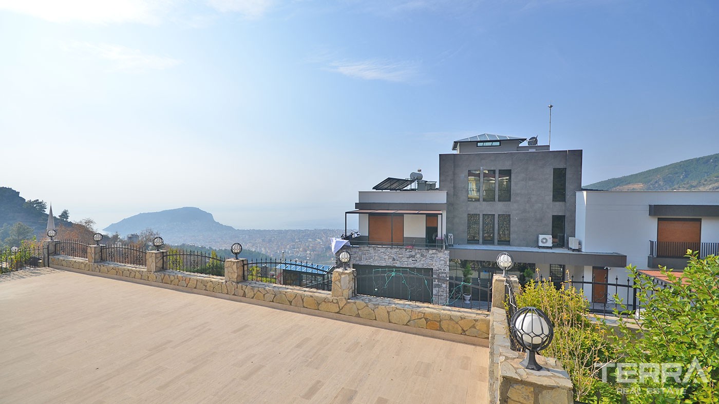 Sea-view Fully Furnished and Exclusive Villa for Sale in Alanya - 46746