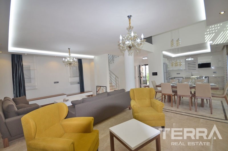 Exclusive Villa with Swimming Pool in Fethiye - 16528