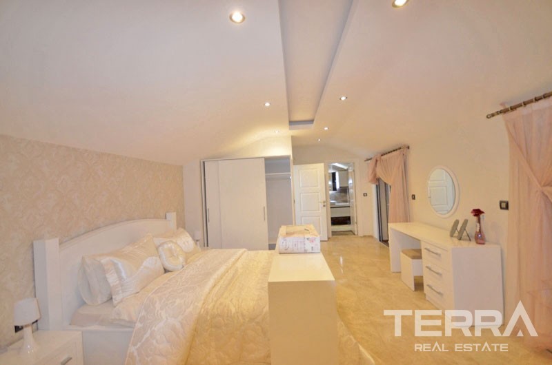 Exclusive Villa with Swimming Pool in Fethiye - 16541