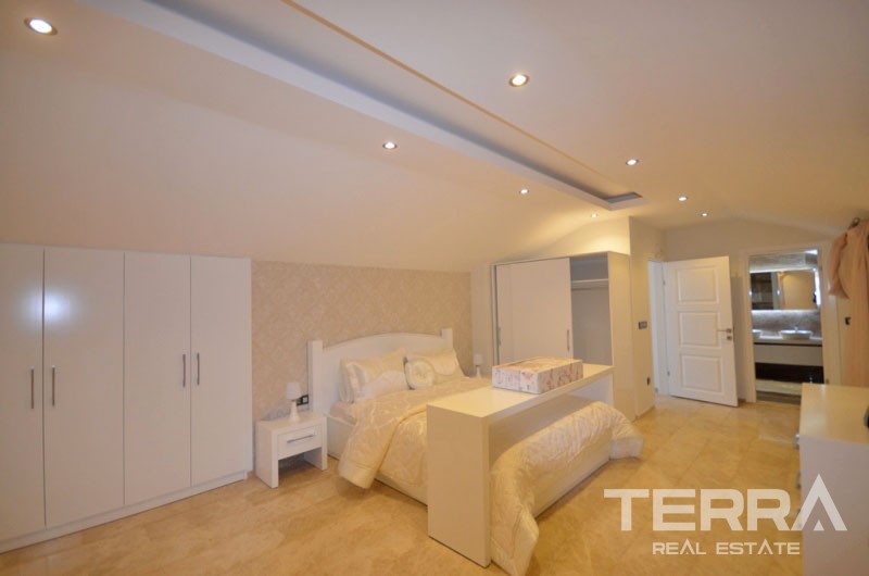 Exclusive Villa with Swimming Pool in Fethiye - 16542