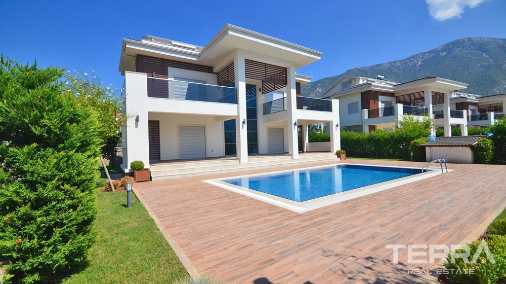 Exclusive Villa with Swimming Pool in Fethiye - 16555