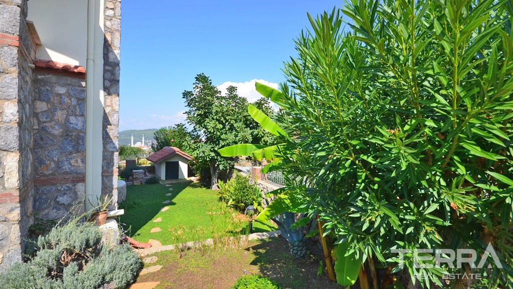 Exklusive Villa mit Meerblick, großem Pool und Garten in Fethiye - 16597