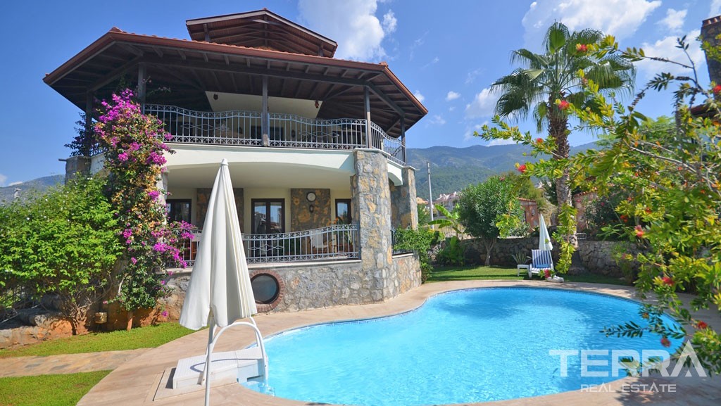 Exklusive Villa mit Meerblick, großem Pool und Garten in Fethiye - 16605