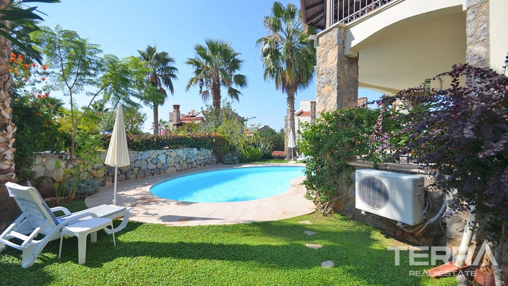 Exklusive Villa mit Meerblick, großem Pool und Garten in Fethiye - 16607