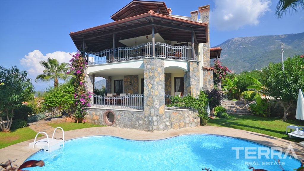 Exklusive Villa mit Meerblick, großem Pool und Garten in Fethiye - 16610