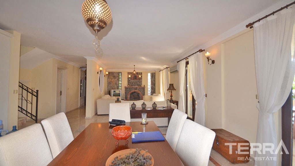 Exklusive Villa mit Meerblick, großem Pool und Garten in Fethiye - 16611