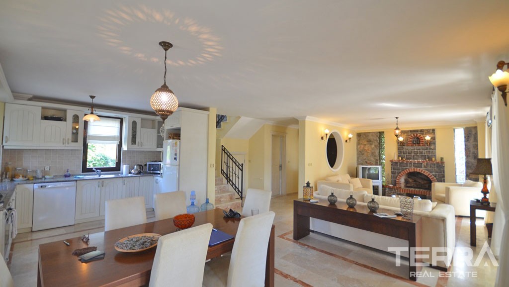 Exklusive Villa mit Meerblick, großem Pool und Garten in Fethiye - 16619