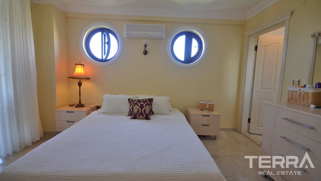 Exklusive Villa mit Meerblick, großem Pool und Garten in Fethiye - 16636