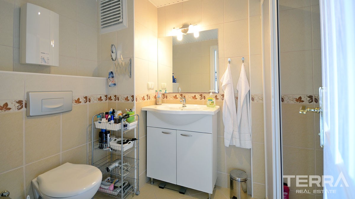 Fully Furnished Re-sale 1+1 Apartment for Sale in Alanya - 16784