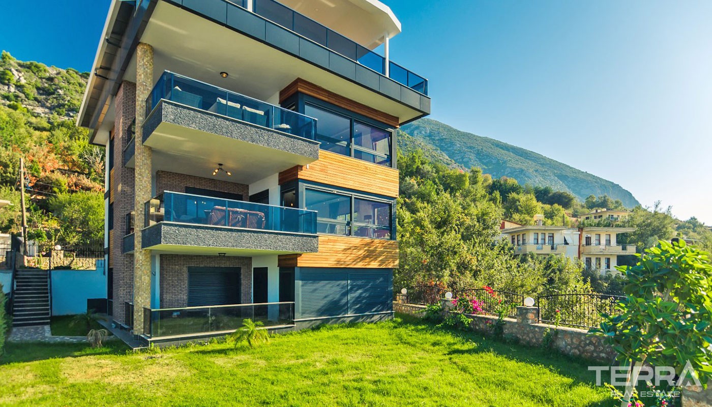 Villa With an Exceptional Panoramic Sea View in Alanya Kestel - 17319
