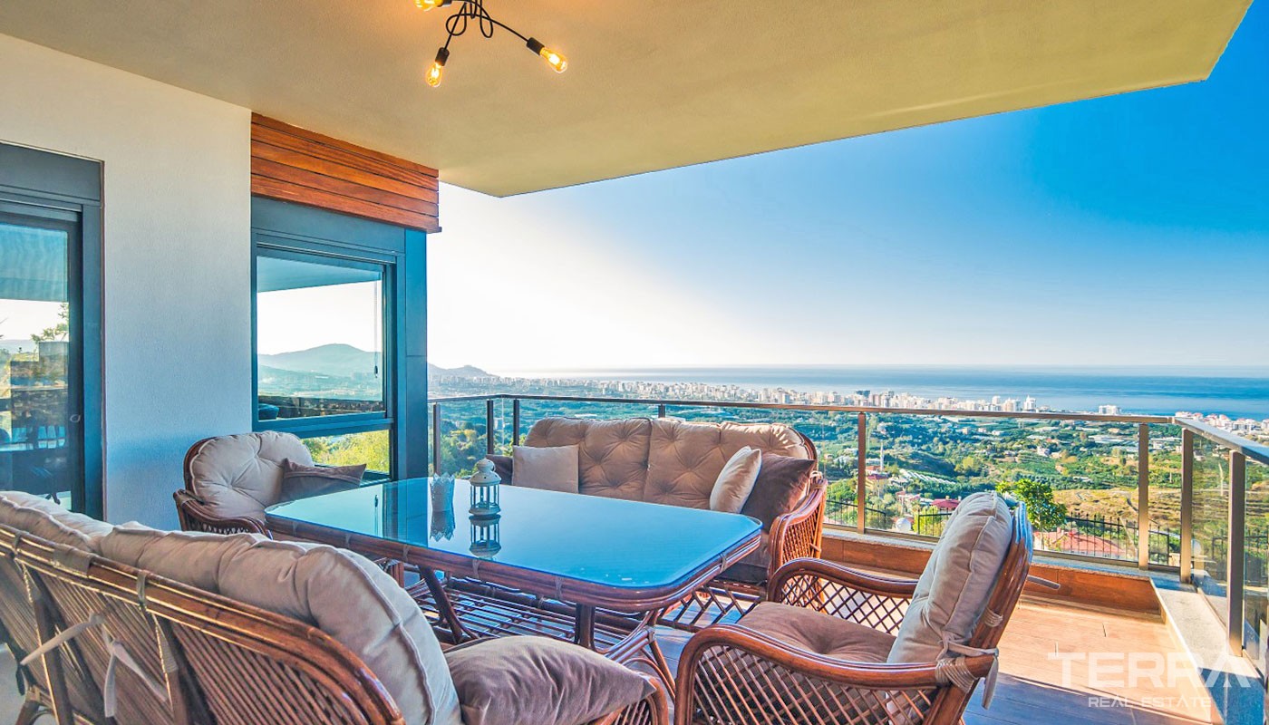Villa With an Exceptional Panoramic Sea View in Alanya Kestel - 17336