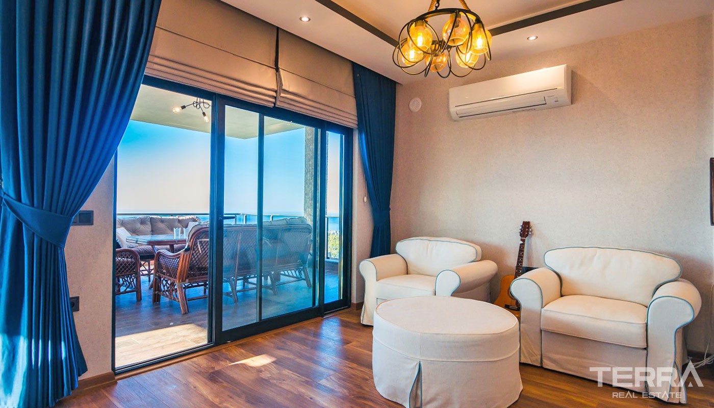 Villa With an Exceptional Panoramic Sea View in Alanya Kestel - 17341